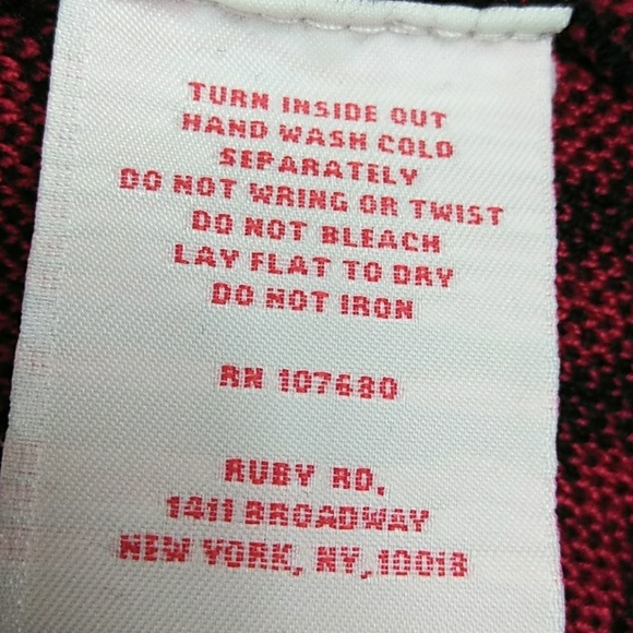Size Medium Petite Ruby Rd Red/Black Sweater - Picture 8 of 8